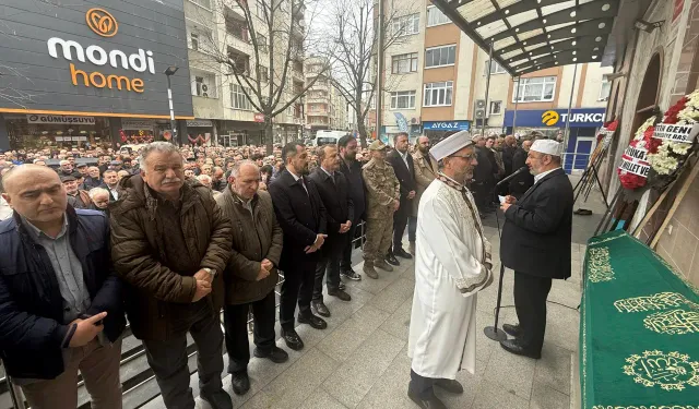 Trabzon’da Yaşar Karadeniz Son Yolculuğuna Uğurlandı