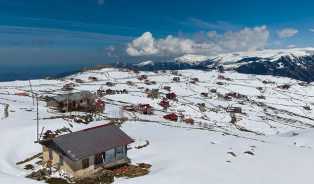 Trabzon Yaylaları Nisan’da Karla Beyaza Büründü