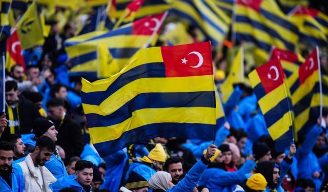 Saran Derbi Öncesi Futbolcularla Buluştu