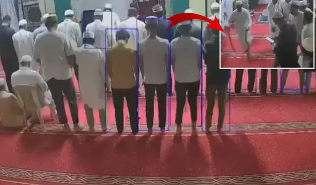 Hindistan’da Camiye Giren Yılan Panik Yarattı