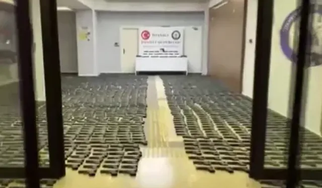 Pendik’te Kuyuda 3 Bin Silah Parçası Ele Geçirildi