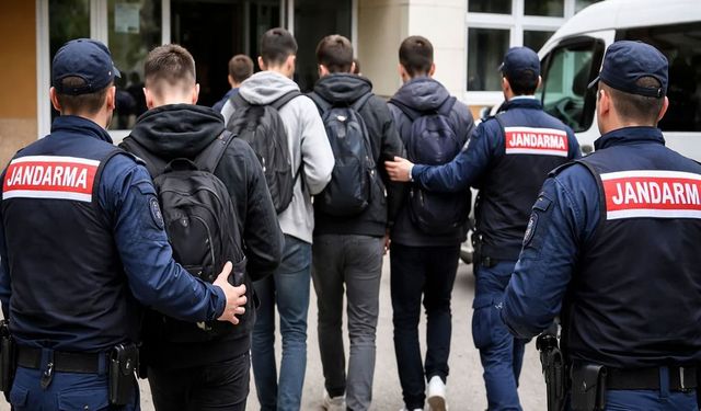 İzmir’de Okul Planı İddiası 8 Öğrenci Gözaltında