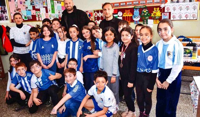 Erzurumspor Futbolcularından Öğrencilere Sürpriz Ziyaret