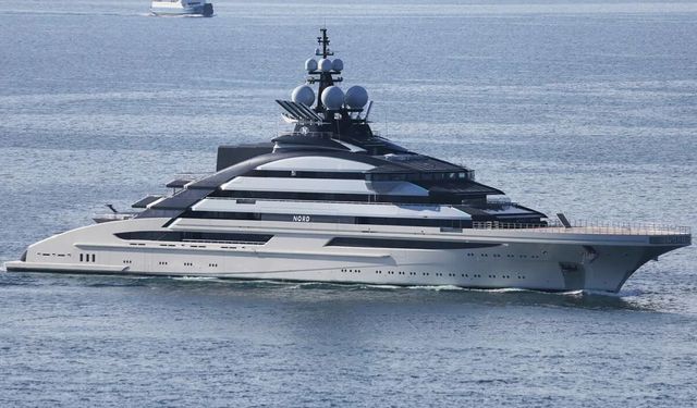 Hürmüz’de Nord Yat Geçişi Dikkat Çekti