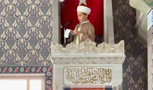 Rize’de 13 Yaşındaki Öğrenci Hutbe Okudu