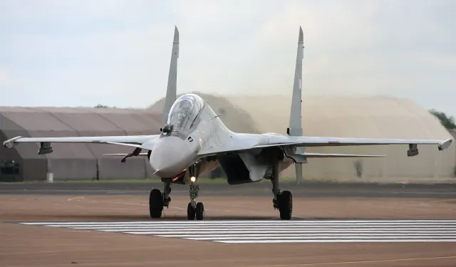 Kırımda Su-30 Savaş Uçağı Düştü