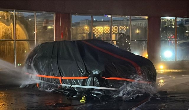 Şişli’de Otoparkta Cip Yangını Panik Yarattı