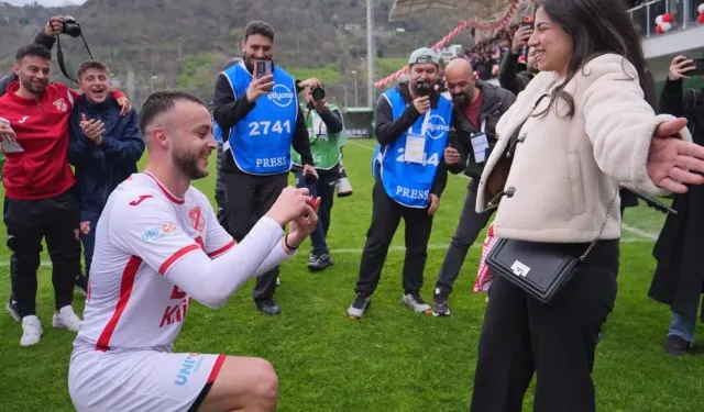 Sebat Şampiyonluk Maçında Evlilik Teklifi Geldi