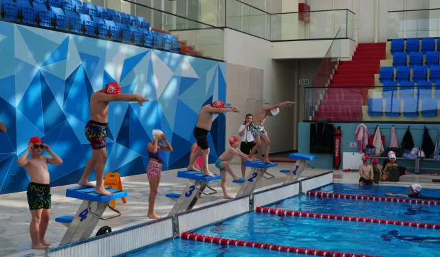 Akçaabat’ta Yüzme Kursu İlk Mezunlarını Verdi