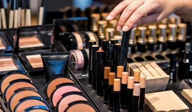 Kozmetik Devi 10 Bin Kişiyi İşten Çıkaracak