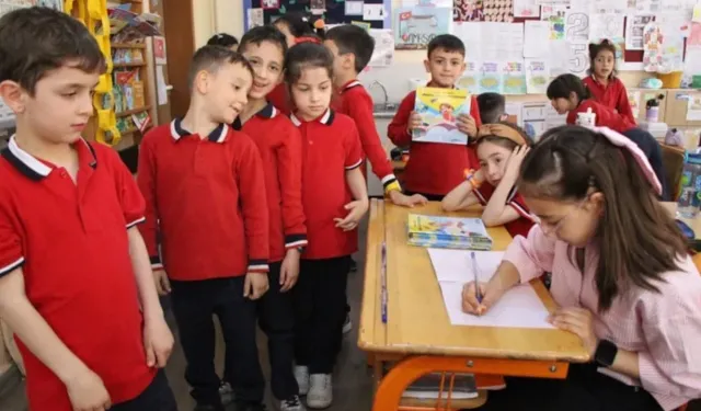 Amasya’da 11 Yaşında Kitap Yazan Öğrenci İlgi Odağı