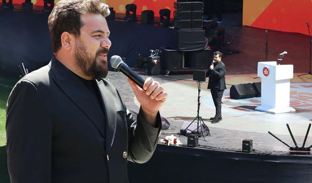 Eser Yenenler’e İki Taraftan Tepki