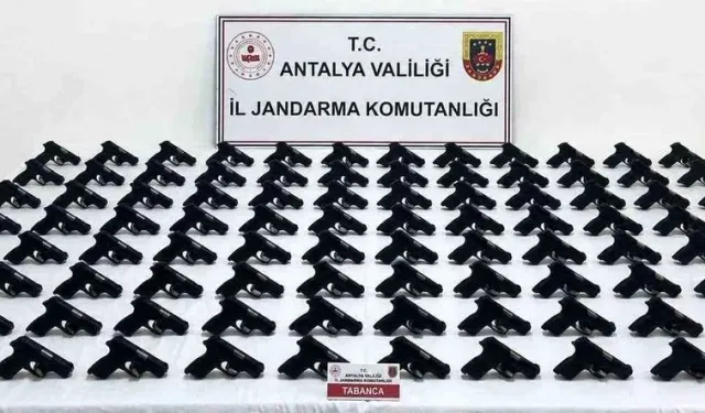 Antalya’da 100 Ruhsatsız Tabanca Ele Geçirildi