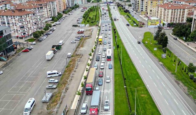Bayram Trafiği Çorum-Samsun Yolunu Kilitledi