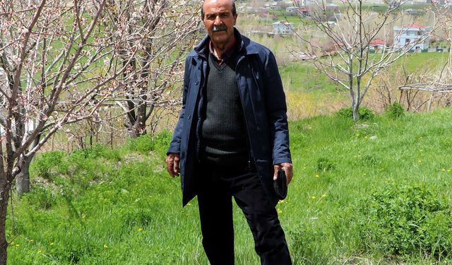 Vanlı Çiftçi Teleferikle Bahçesine Ulaşıyor