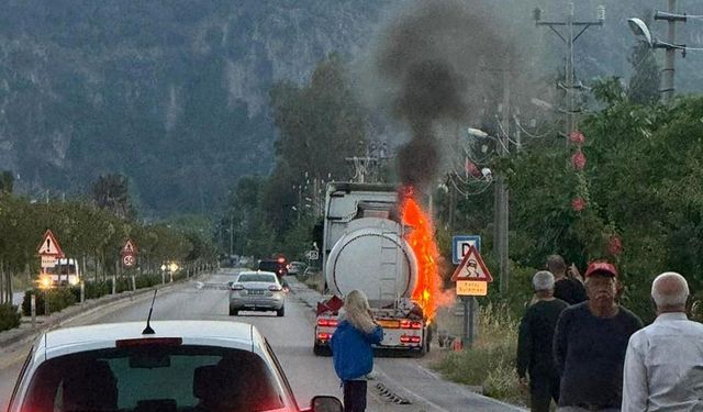 Muğla’da Yakıt Tankerinde Korkutan Yangın