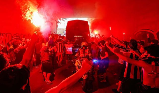 Türk Bayraklarıyla Tanınan Deportivo La Liga’ya Döndü