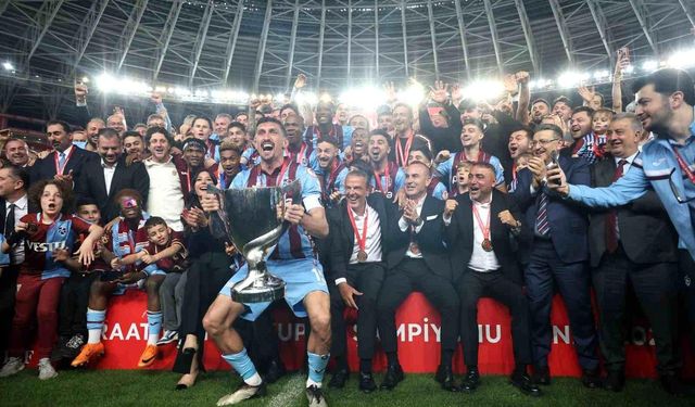Trabzonspor Kupasını Antalya’da Kaldırdı