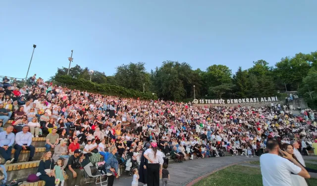 Trabzon'da Öğretmenlerden Nostalji Dolu Konser