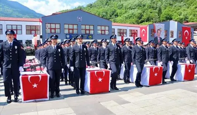 Trabzon'da 332 Polis Adayı Mezuniyet Sevinci Yaşadı