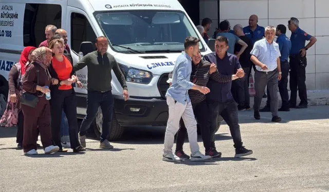 Antalya'da 7 Aylık Hamile Hemşire Evinde Ölü Bulundu