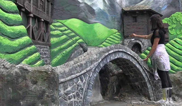 Rize'nin Sokakları Gamze Öğretmenin Fırçasıyla Renkleniyor