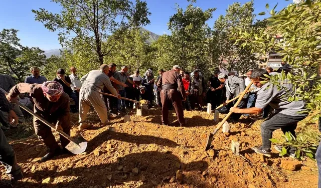Şemdinli'deki Aile Olayında 4 Kişi Son Yolculuğuna Uğurlandı