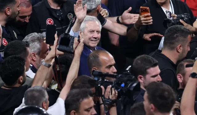 Aziz Yıldırım 8 Yıl Sonra Yeniden Fenerbahçe Başkanı