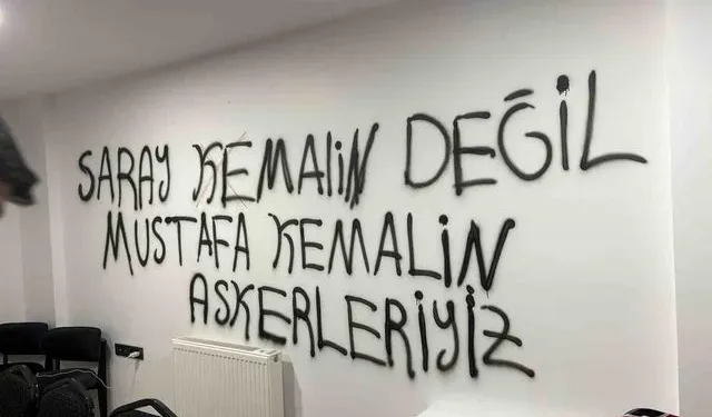 CHP Kayseri İl Binasında Gerginlik Yaşandı
