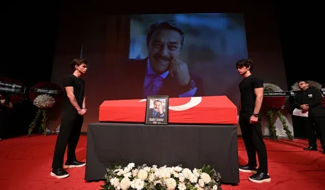 Türkan Şoray Kadir İnanır'a Gözyaşlarıyla Veda Etti