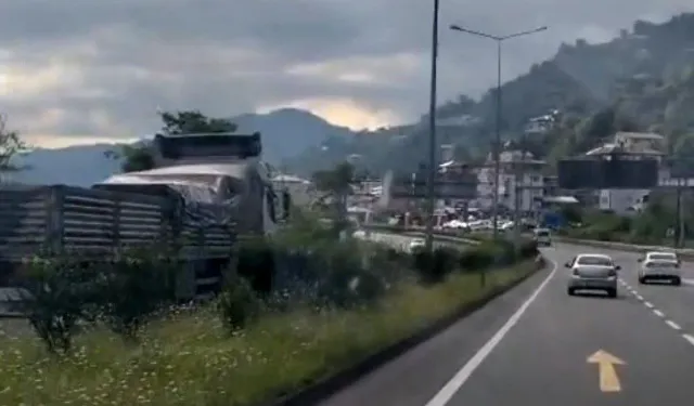 Trabzon'da Ters Şeritte İlerleyen Kamyonet Tepki Çekti