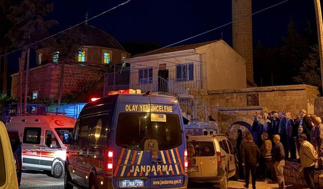 Yatsı Namazında Camide Bıçaklı Saldırı: 2 Kayıp