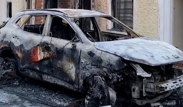 Kuzey İrlanda'da Olayların Ardından Hasar Ortaya Çıktı