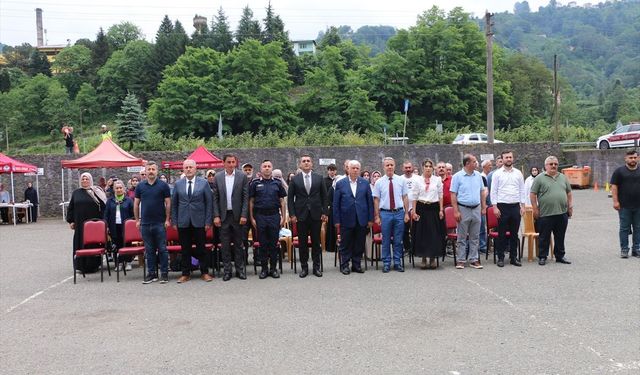 Of'ta Öğrencilerden Renkli Yıl Sonu Şenliği