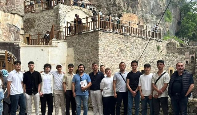 Sıfır Atık Yarışmasını Kazanan Öğrenciler Trabzon'u Gezdi