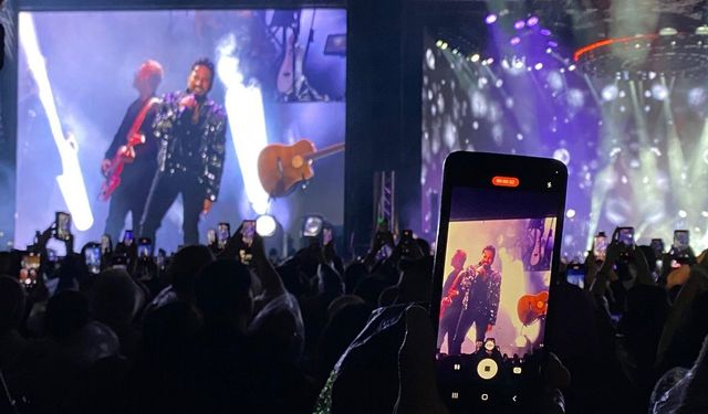 Tarkan Ankara'da Binlerce Hayranıyla Yağmur Altında Buluştu