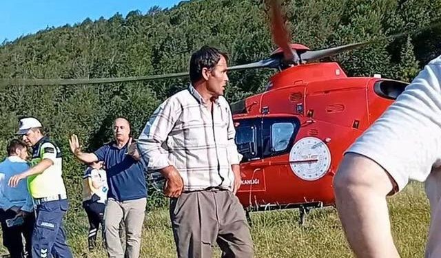 Samsun'da Devrilen Traktörün Sürücüsü Hastaneye Kaldırıldı