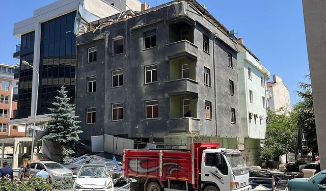 Nevşehir’de Hastane Binasının Cephesi Çöktü
