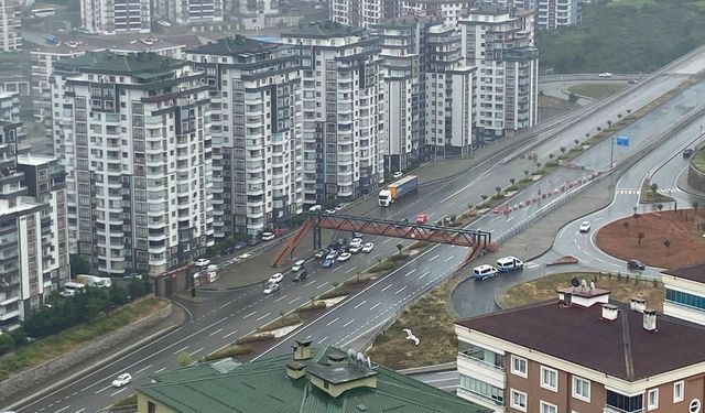 Trabzon'da Uygunsuz Park Trafiği Tehlikeye Attı