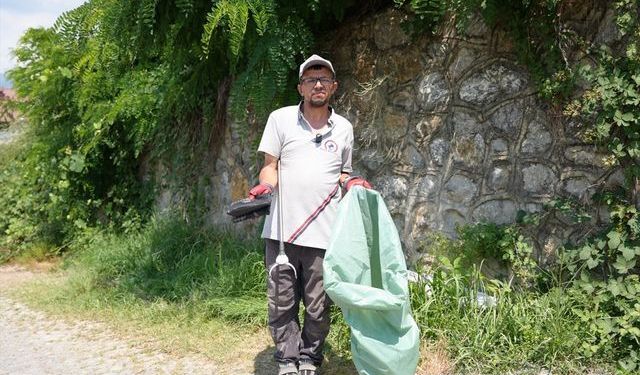 Temizlik Görevlisinden Örnek Davranış