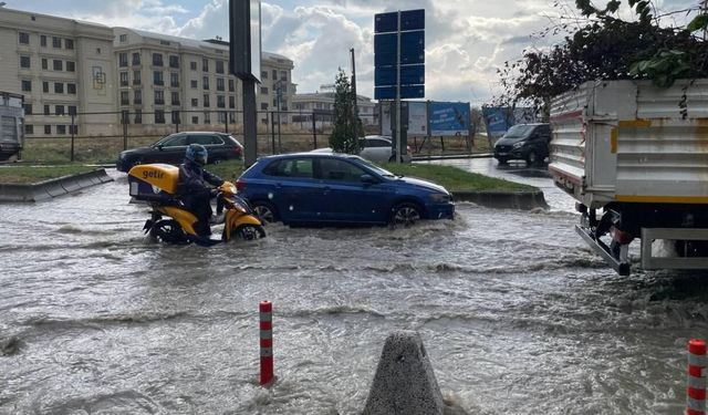 İstanbul’da Sağanak Yağış Gün Boyu Etkili Oldu