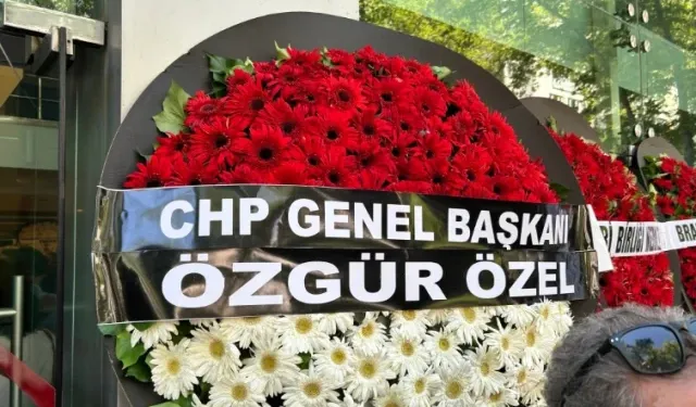 Ahmet Telli'nin Töreninde Çelenk Krizi