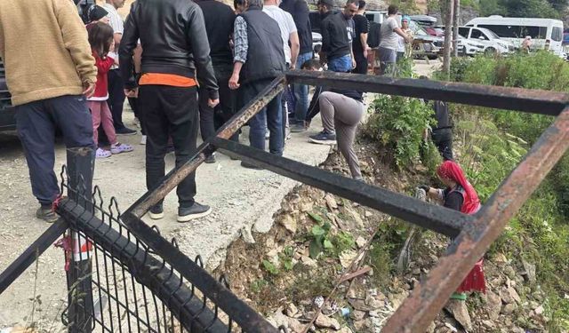 Çal Mağarası’nda Korkuluk Kazası: 2 Yaralı