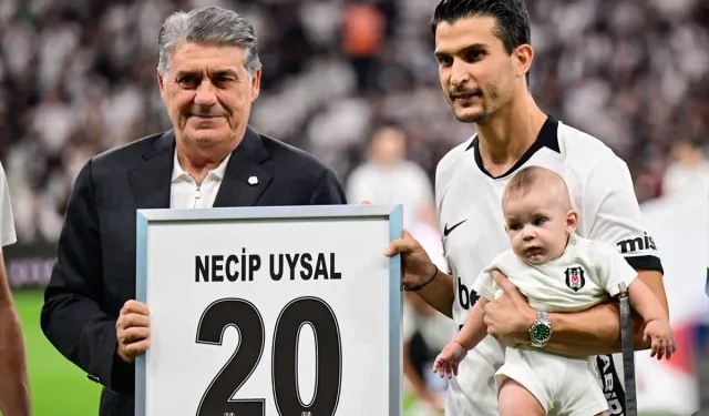 Necip Uysal Beşiktaş Taraftarına Veda Etti