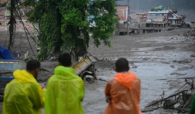 Nepal ve Tibet’te Sel: 165 Kişi Hayatını Kaybetti