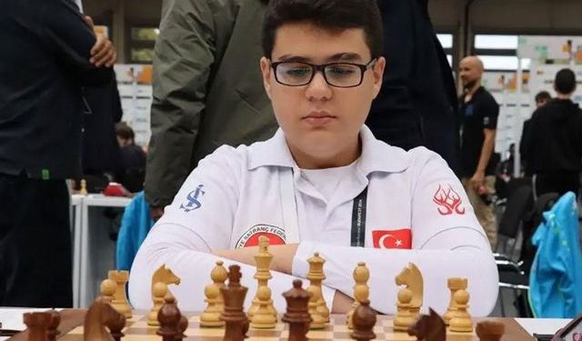 Yağız Kaan Erdoğmuş Dünya Gençler Zirvesinde