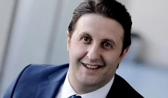 İlker Ayrık Sağlık Sorunları Nedeniyle Sahneden Uzaklaştı