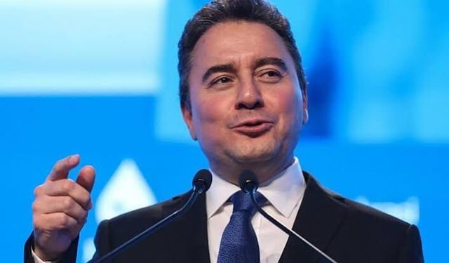 Ali Babacan’ın Trabzon Programında Dikkat Çeken Detay