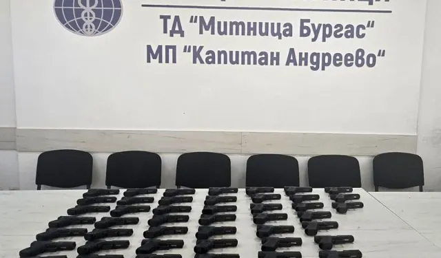 İncir Yüklü Tırda 45 Kaçak Tabanca Bulundu