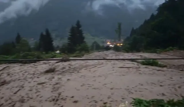 Uzungöl’de Taşkın Sonrası Yol Yeniden Açıldı